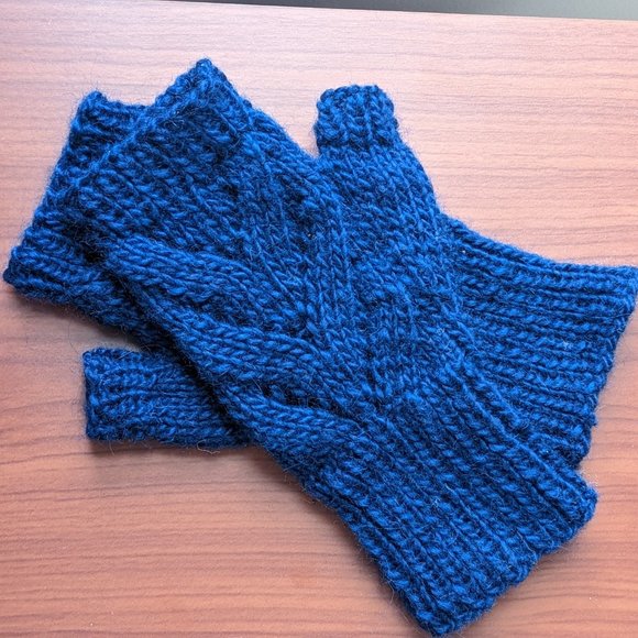 100% Alpaca Soft & Warm Royal Blue Fingerless Mitts - Picture 2 of 2